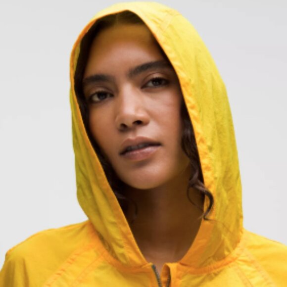 NWT Lululemon Scuba Cropped Anorak | Maize Yellow | Size 2 (European 28) - Picture 4 of 10